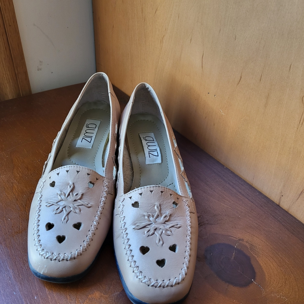 NEW Women's Tan Loafers 9 WIDE